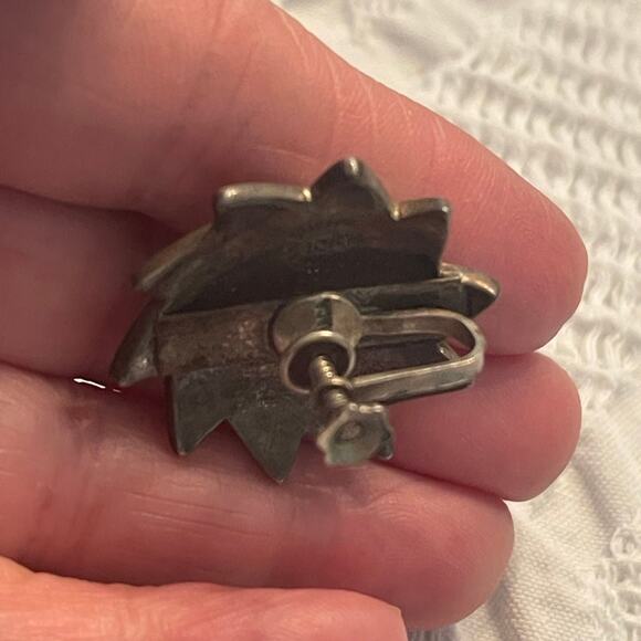 Abalone and Alpaca silver screwback vintage earrings - Picture 6 of 12